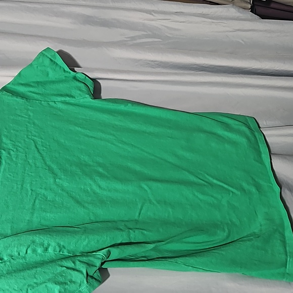 GILDAN CHRISTMAS TSHIRT - Picture 4 of 4